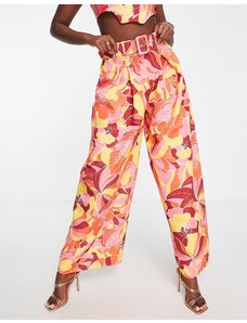 ASOS LUXE - Pantaloni a pieghe a fondo ampio con stampa vivace a fiori e cintura in coordinato-Multicolore
