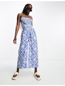 ASOS DESIGN - Tuta jumpsuit in misto lino arricciato con cintura e stampa effetto porcellana-Multicolore