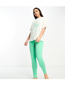 ASOS Tall Esclusiva ASOS DESIGN Tall - Pigiama color crema e verde con leggings e T-shirt oversize con stampa di fiore-Multicolore