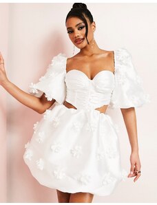 ASOS LUXE - Vestito corto stile corsetto bianco con fiori 3D, scollo a cuore e maniche a sbuffo