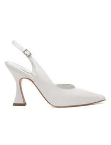 Andrea Pinto scarpe sposa chanel in pelle bianca con tacco alto e fibbia con strass