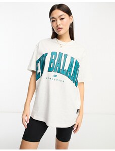 New Balance - T-shirt bianca slavata con logo grande-Grigio