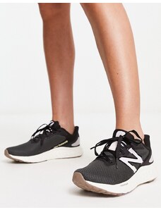 New Balance - Running Fresh Foam Arishi V4 - Sneakers nere e bianche-Black