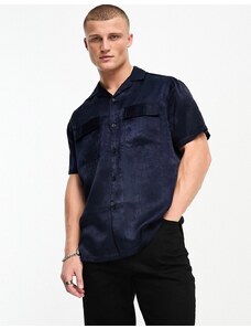ASOS DESIGN - Camicia squadrata oversize in raso blu navy sandwashed