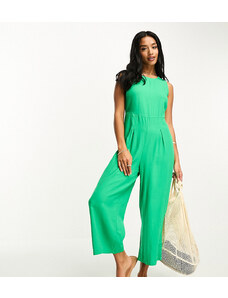 Vero Moda Petite - Tuta jumpsuit effetto lino verde a fondo ampio con pieghe sul davanti allacciata sul retro