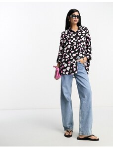 ASOS DESIGN - Camicia oversize a maniche lunghe con stampa a macchie bianca, nera e rosa-Multicolore