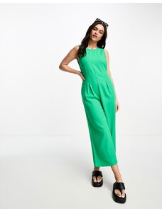 Vero Moda - Tuta jumpsuit verde effetto lino a fondo ampio con allacciatura sul retro e pieghe sul davanti