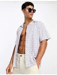 Abercrombie & Fitch - Camicia a maniche corte stile resort bianca con motivo geometrico-Bianco