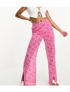 Influence Petite - Pantaloni a fondo ampio rosa a fiori-Rosso