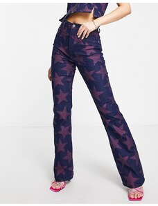 AFRM - Jeans bootcut in denim slavato con stampa a stelle multicolore in coordinato