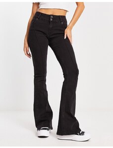 Pull&Bear - Jeans a zampa a vita medio-alta neri con bottone-Nero