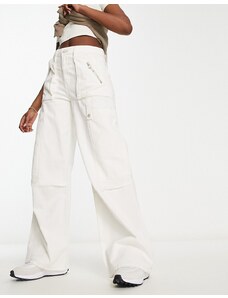 Pull&Bear - Pantaloni cargo bianchi di jeans a fondo ampio-Bianco
