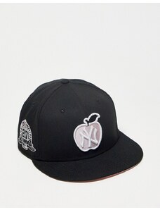 New Era - 9Fifty New York Yankees - Cappellino nero con toppa a forma di mela
