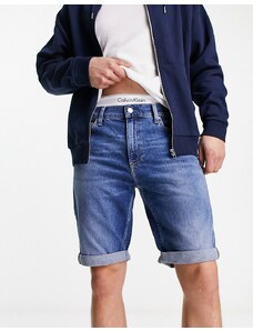 Calvin Klein Jeans - CC - Pantaloncini di jeans slim lavaggio blu medio