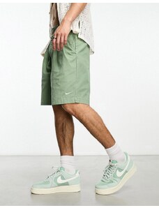 Nike - Life - Chino corti a pieghe verdi-Verde
