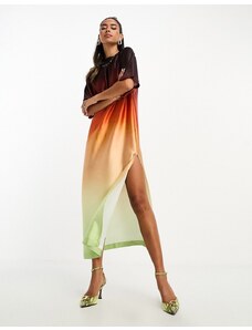 ASOS DESIGN - Vestito t-shirt midi oversize in raso con stampa sfumata-Multicolore