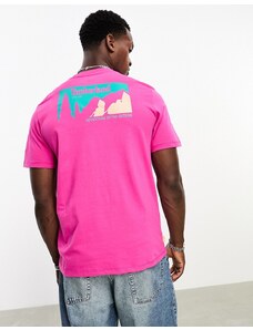 Timberland - T-shirt rosa con stampa di montagne sul retro