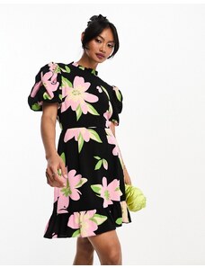 ASOS DESIGN - Vestito da giorno oversize corto nero a fiori con maniche a sbuffo e colletto arricciato-Multicolore
