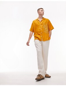Topman - Camicia a maniche corte comoda arancione con ricamo a contrasto e rever-Brown