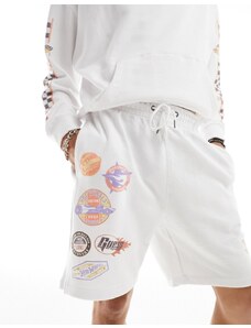 Guess Originals - Pantaloncini bianchi unisex in spugna con stampe Hot Wheels in coordinato-Bianco