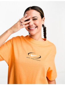 Nike - T-shirt boyfriend color arancione mandarino acceso con logo