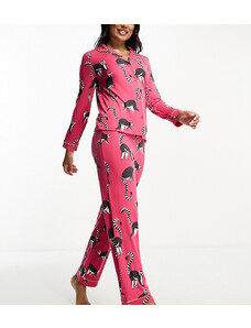Esclusiva Chelsea Peers - Pigiama in jersey rosa acceso con stampa di lemuri composto da pantaloni e top con bottoni