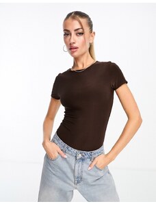 ASOS DESIGN - Body T-shirt color cioccolato con doppio strato-Marrone