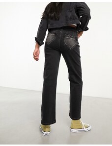 Miss Selfridge - Jeans dritti lavaggio nero con tasca a forma di cuore