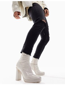 ASOS DESIGN - Stivali con tacco in pelle sintetica verniciata color crema-Bianco