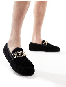 ASOS DESIGN - Pantofole stile mocassino in velluto nero trapuntato con dettagli metallici dorati