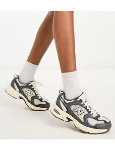 New Balance - 530 - Sneakers bianco sporco e grigie - In esclusiva per ASOS