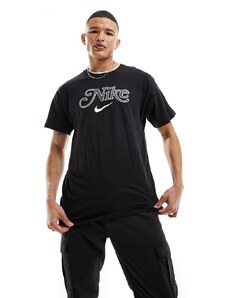 Nike - Trend - T-shirt nera con stampa-Nero