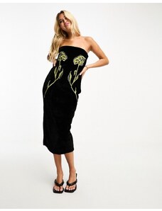 Hope & Ivy - Vestito midi a fascia in velluto nero con decorazioni a fiori