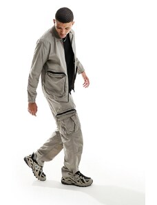 Bershka - Pantaloni multitasche grigi in nylon in coordinato-Grigio