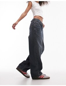 Topshop - Jeans con cinturino sul retro blu effetto sporco