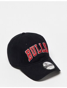 New Era - 9twenty Chicago Bulls - Cappellino unisex nero con logo rosso