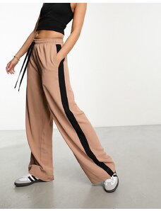 ASOS DESIGN - Pantaloni marroni color cammello con pannello a contrasto-Neutro