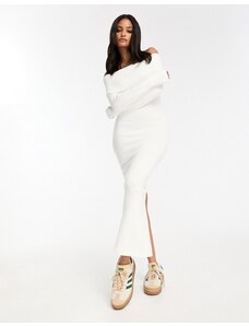 Bershka - Vestito midi bianco in maglia soffice con scollo alla Bardot