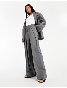 Vero Moda - Aware - Pantaloni sartoriali con fondo ampio grigi con pieghe sul davanti in coordinato-Grigio
