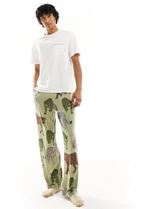 Chelsea Peers - Set pigiama con T-shirt e pantaloni kaki con stampa di leopardi-Verde
