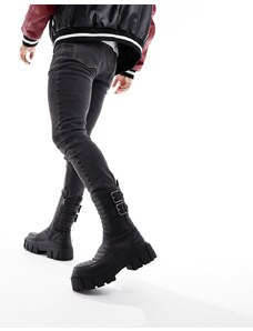 ASOS DESIGN - Stivali con suola spessa in pelle sintetica nera con imbottitura e fibbia-Nero