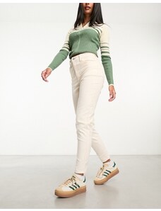 Levi's - Mom jeans a vita alta color crema in velluto a coste-Bianco