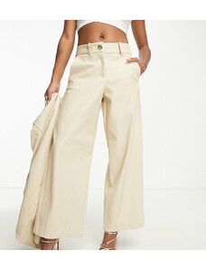 Vero Moda Petite - Pantaloni da abito sartoriali in pelle sintetica color crema-Bianco