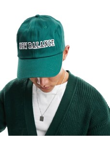 New Balance - Cappellino verde con logo stile college