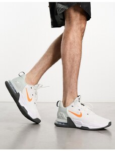 Nike Training - Air Max Alpha 5 - Sneakers in triplo grigio