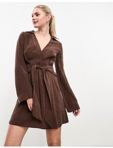 ASOS DESIGN - Vestito corto color cioccolato allacciato in vita con polsini ampi e colletto avvolgente-Marrone