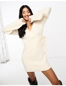 Miss Selfridge - Vestito corto in maglia color crema a portafoglio stile balletto-Bianco