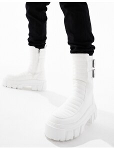 ASOS DESIGN - Stivali con suola spessa in pelle sintetica bianca con imbottitura e fibbia-Bianco