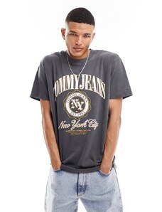 Tommy Jeans - Luxe - T-Shirt comoda con logo stile college nera-Nero