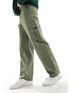 New Look - Pantaloni cargo multitasche kaki scuro-Verde